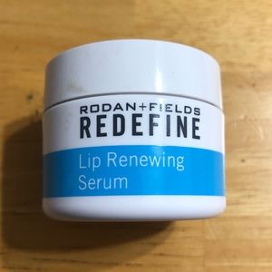Active hydration lip renewing serum